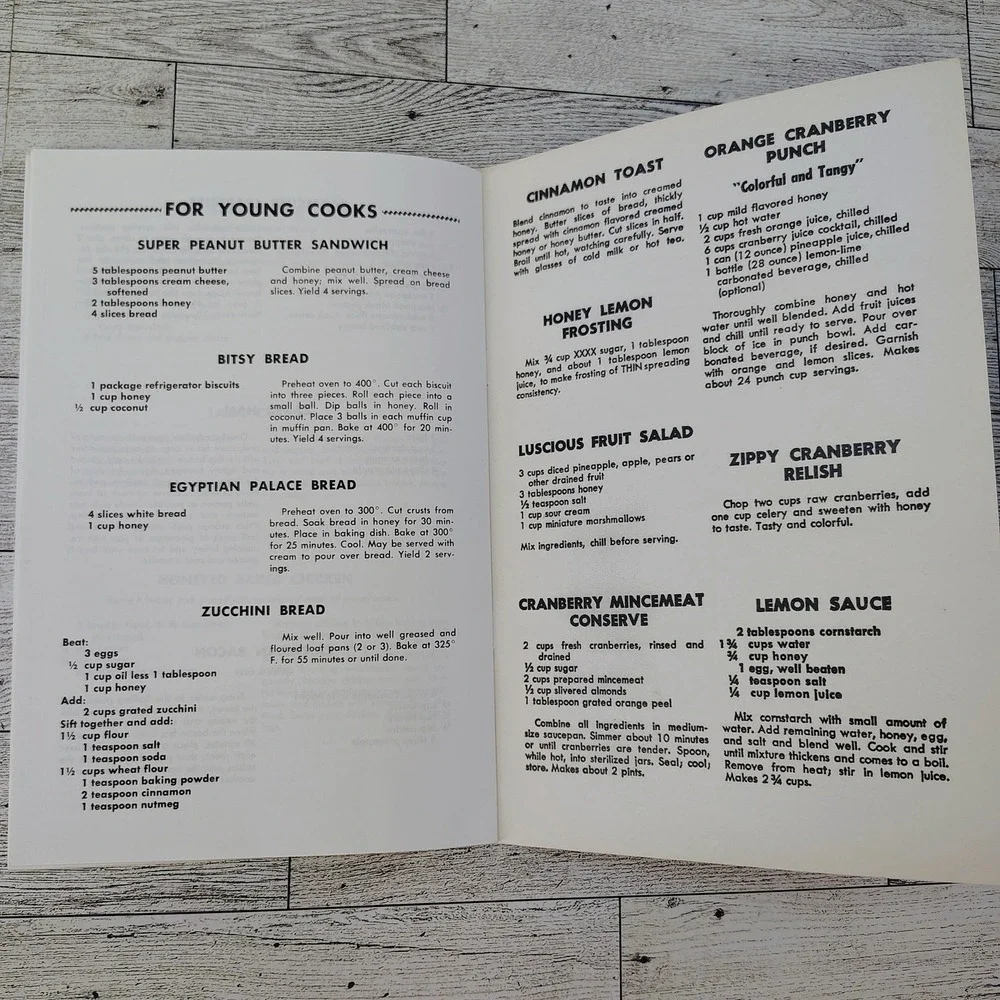 My Favorite Honey Recipes Cookbook Booklet Mrs Walter T‎ Ida Kelley VERY GOOD